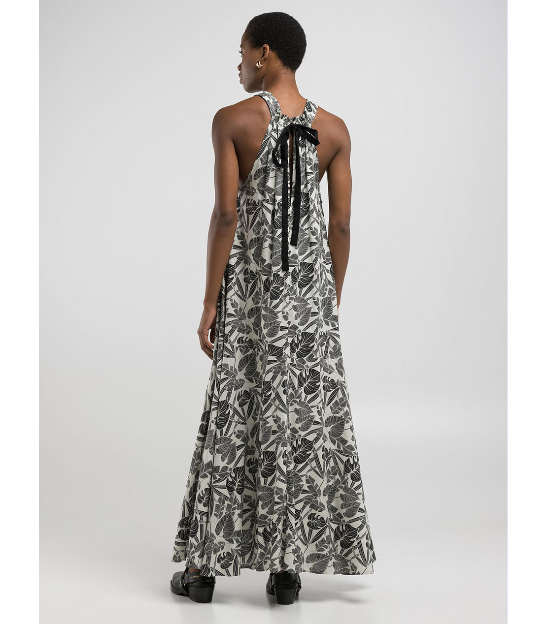 ハワイアンプリント Aラインロングドレス 詳細画像 ブラックホワイト 2